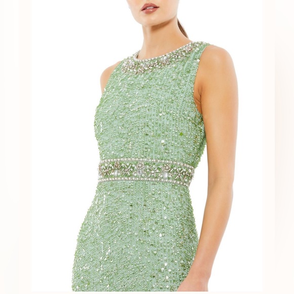 Sequined sleeveless embellished neckline long gown - Picture 3 of 8